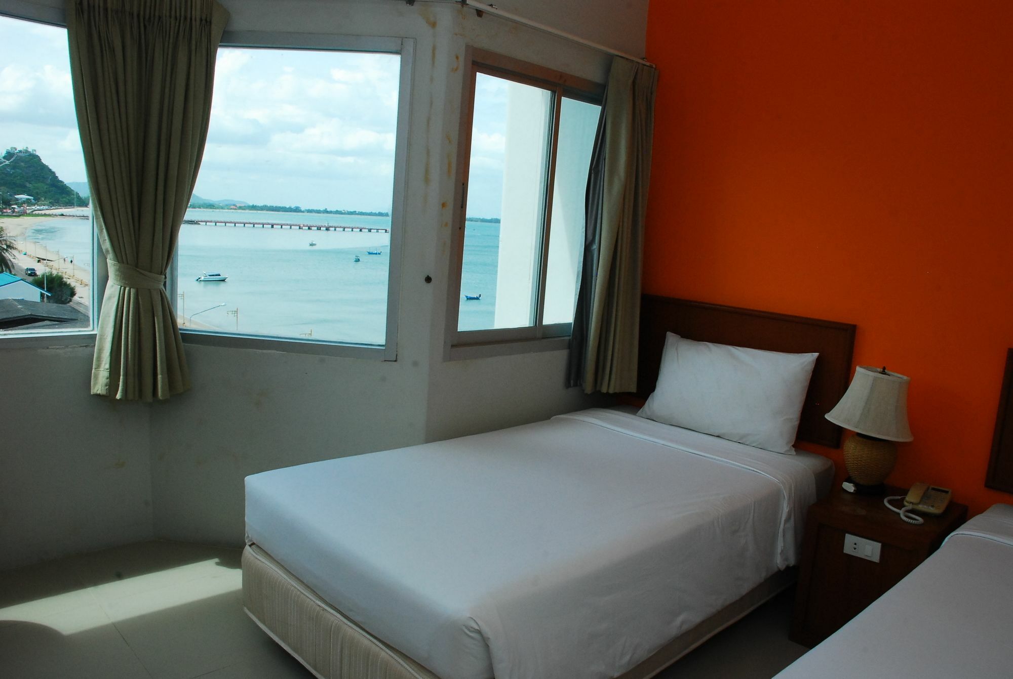 Prachuap Beach Hotel Prachuap Khiri Khan Exterior photo